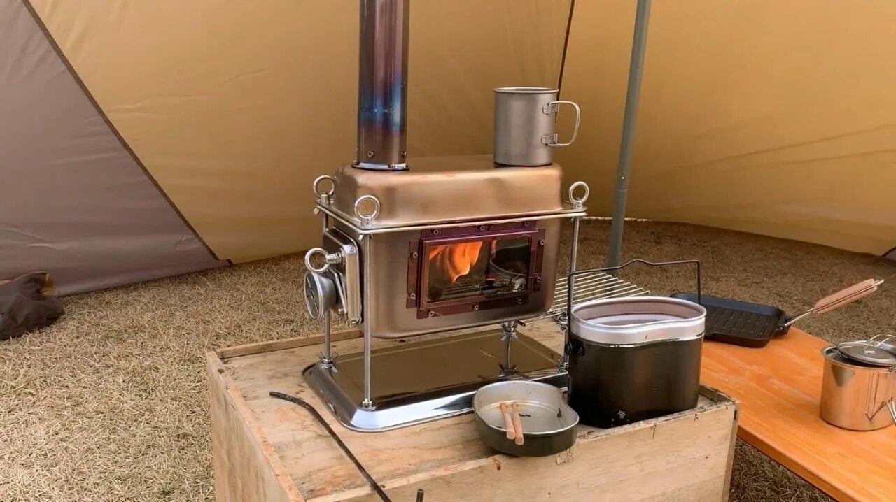 Печи для рыбалки купить. Дровяная печь с теплообменником для палатки. Мини печь дровяная походная. Мини печь дровяная походная для палатки. Буржуйка для палатки.