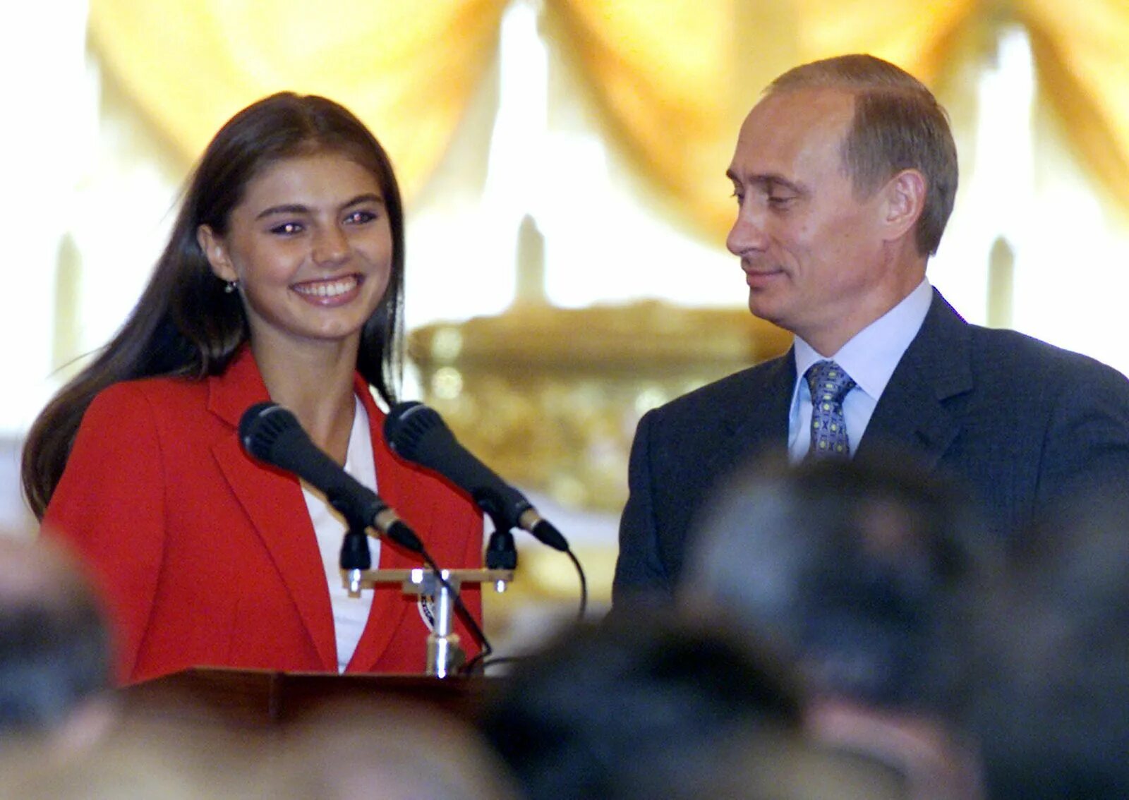 Кабаева встречается с путиным. Алина кабаева сейчас 2022 и путин. Медведев и кабаева. Алина алина кабаева и путин. Алина кабаева жена путина.