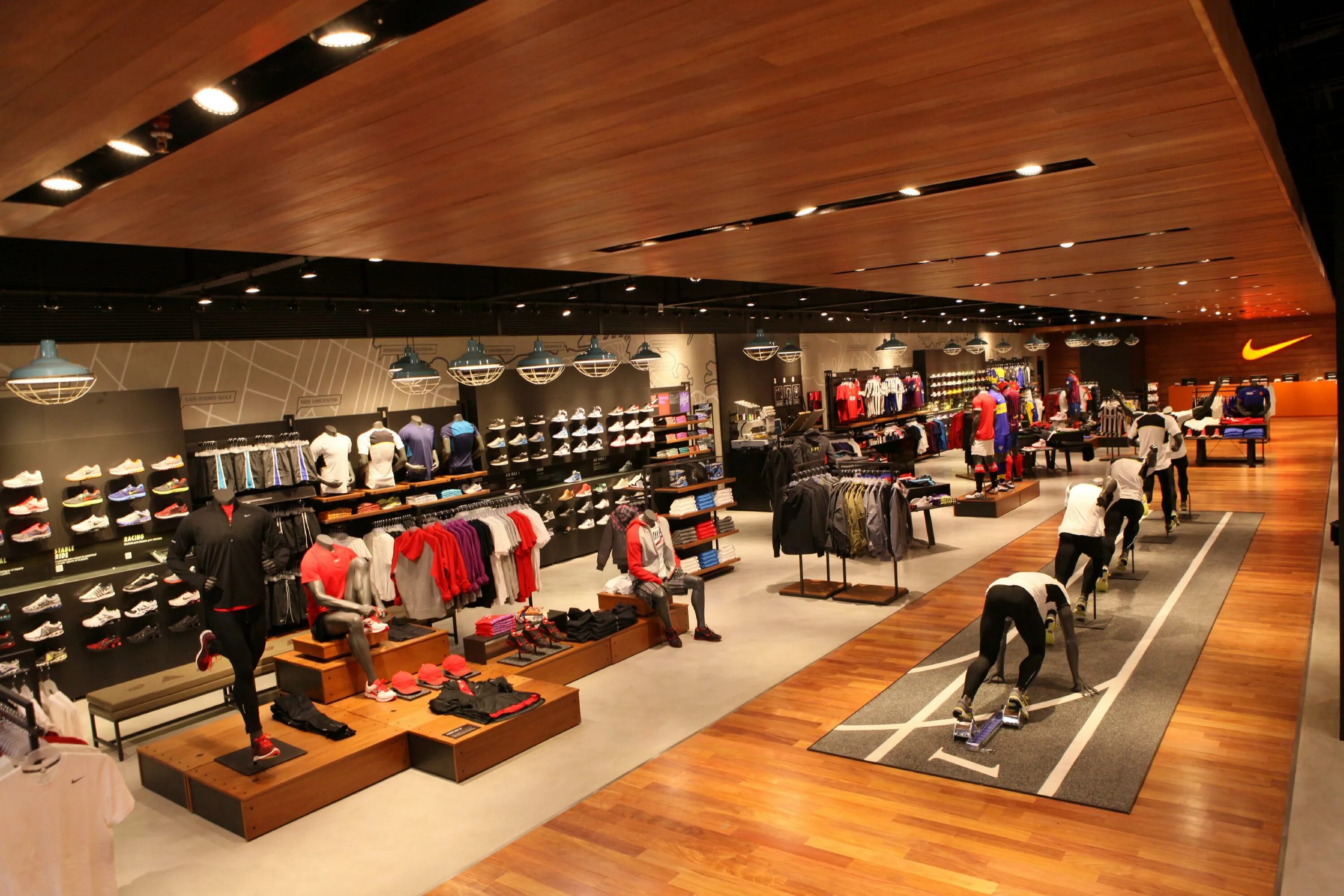 Shop. Nike Store. Nike4.4(106)Sporting goods Store. Дизайн спортивного магазина. Магазин спортивной одежды.