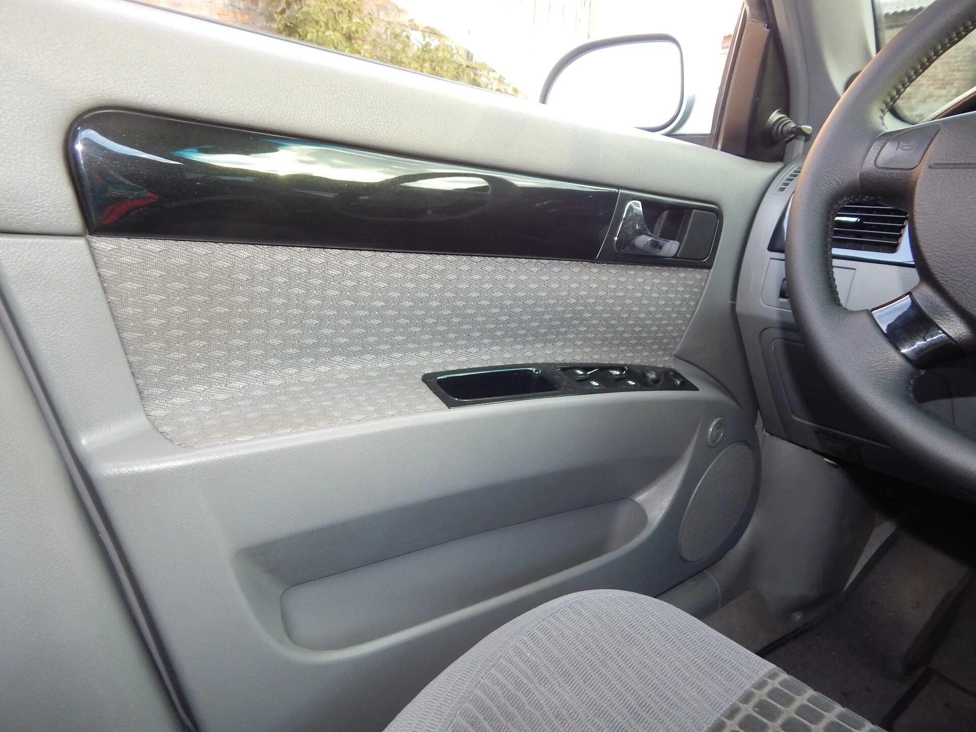 Аквапринт салона лачетти седан. Lacetti салон торпедо. Пластик лачетти. Покраска пластика салона лачетти. Покраска пластика салона лачетти хэтчбек.