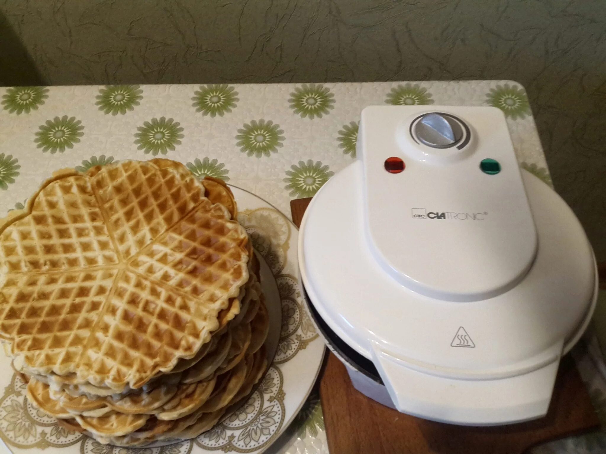 Электровафельница Clatronic WA 3491. Электровафельница_Clatronic_WA_3491_Black. Waffle maker Clatronic WA 2311. Clatronic WA 3745. Обзор вафельниц