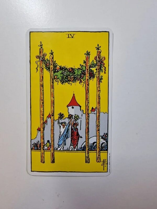4 жезлов уайт. четверка жезлов да нет. четверка жезлов да нет. 4 жезлов таро безумной луны. 4 жезлов таро сумасшедшего дома.