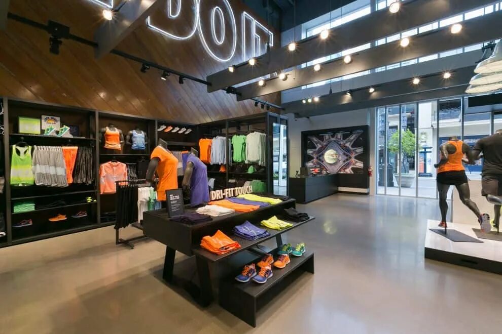 Сайт магазина nike. Магазин найк в Лос Анджелесе. Nike магазин. Магазин найк в Америке. Фирменный магазин Nike.