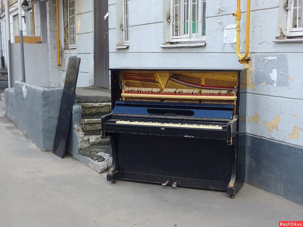 фортепиано михаил глинка. старое пианино глинка. фортепиано михаил глинка. рояль михаил глинка. пианино михаил глинка.