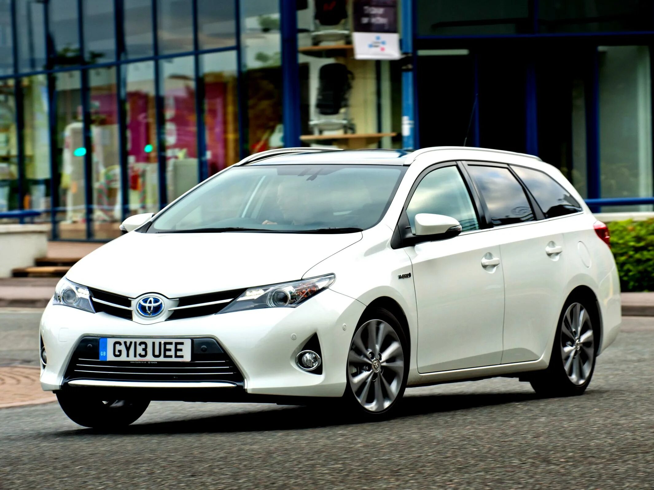 2013 Toyota Auris Touring. Тойота аурис 2013. Toyota Auris Hybrid 2013. Toyota auris e150