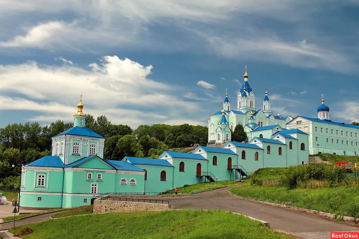 Сайт курской коренной пустыни. Курская Коренная пустынь монастырь. Коренская пустынь Курск. Монастырь Курской коренной пустыни. Курская Коренная Рождество-Богородичная пустынь.