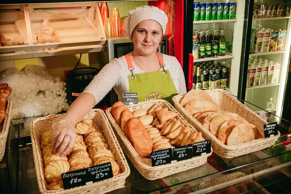 продавцы киров. работники магазина. продавцы киров. продавцы киров. кировская область всё для вас магазин.