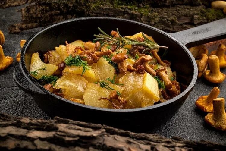 Блюдо штрули. Картошка мясо тесто как называется блюдо. Штрудли грузинские. Штрудли с мясом. Штрудли молдавские.