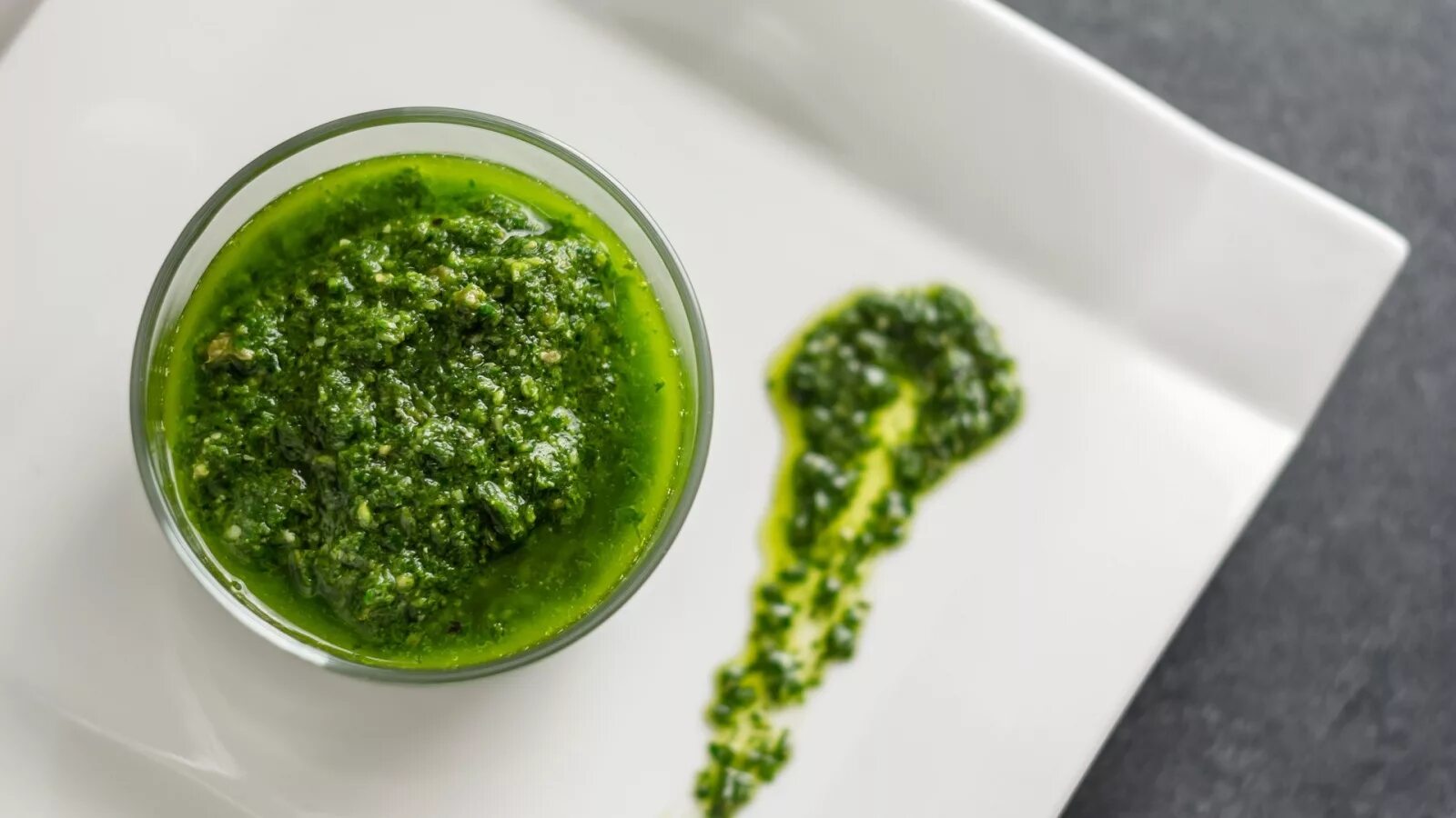 Соус песто в призме. Соус pesto grilled. The pesto. The pesto. Сливочный песто.