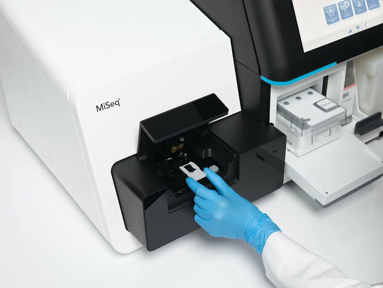 Секвенатор. Секвенатор illumina. miseq illumina прибор. секвенатор miseq. автоматизированный оптический сканер (геномный анализатор) illumina gaiix.