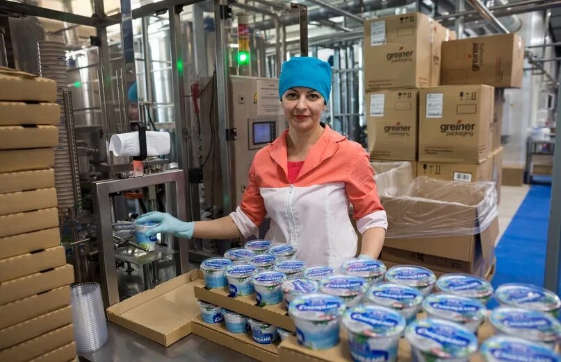 Упаковщики томске. Фасовщик чая. Фасовка и упаковка готовой продукции. Упаковщики томске. Томский кондитер томск.