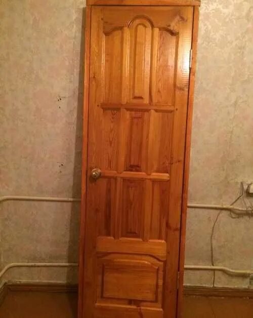 Двери железные входные б/у. У. Входные двери в анжеро судженске. Двери метал б/у. Двери ассортимент.