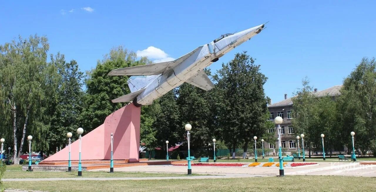 население города киров калужской области. киров калужская область объявления. киров калужская область достопримечательности. киров, калужской памятник самолету. киров калужская область сквер самусенко.