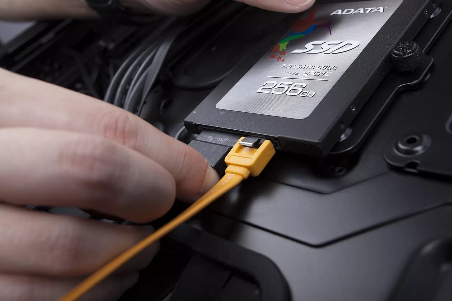 Ssd установили не видит. Ссд диск для ПК. Диск, ссд, жесткий диск. SATA 2 подключить SSD. SSD HDD ustanovka.