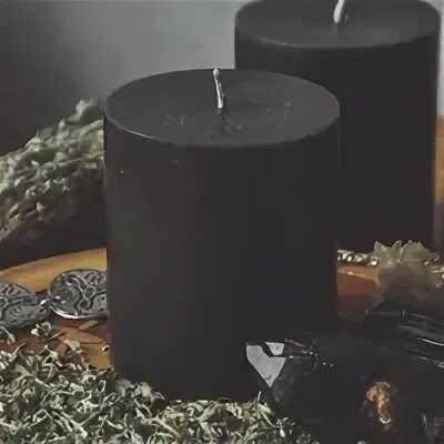Для чего используют черную свечу