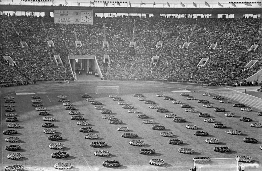 Открытие стадиона Лужники 1956. Центральный стадион в Лужниках 1956. Лужники Москва 1956. Центральный стадион им. в.и. Ленина в Лужниках.