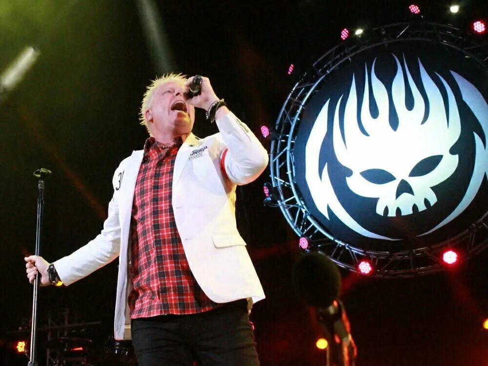 Солист оффспринг декстер холланд. Группа the offspring сейчас. Группа the offspring альбомы 2021. Группа the offspring 2022. Включи offspring.