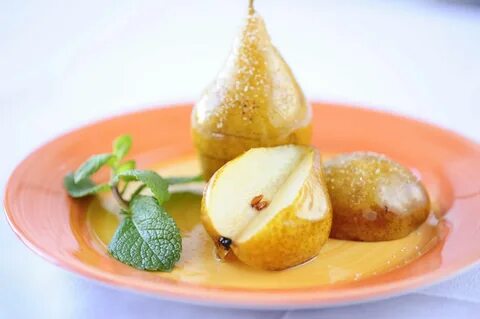Груша запеченная с сыром медом