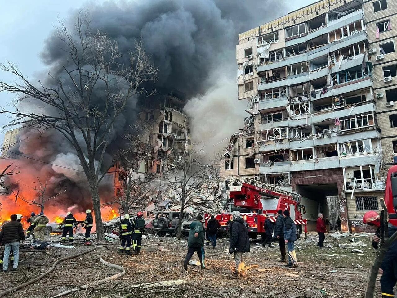 Терроризм на украине. Взорванный дом. Разрушенная многоэтажка.