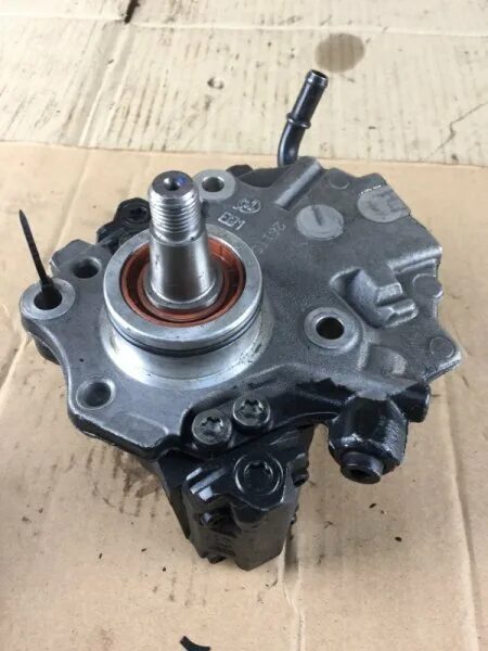 Тнвд для дизеля на w204. Насос подкатной на мерседес дизель. Тнвд w204. Насос тнвд мерседес. Насос тнвд мерседес.