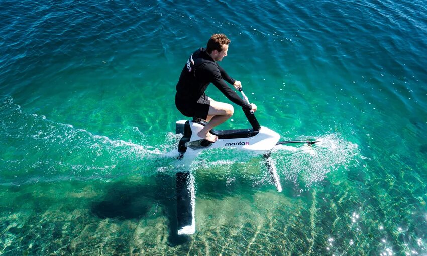 Water bike. Водный велосипед manta5. Manta5 Hydrofoiler. Manta5 – Водный электрический велосипед. Водный велосипед на подводных крыльях manta5.