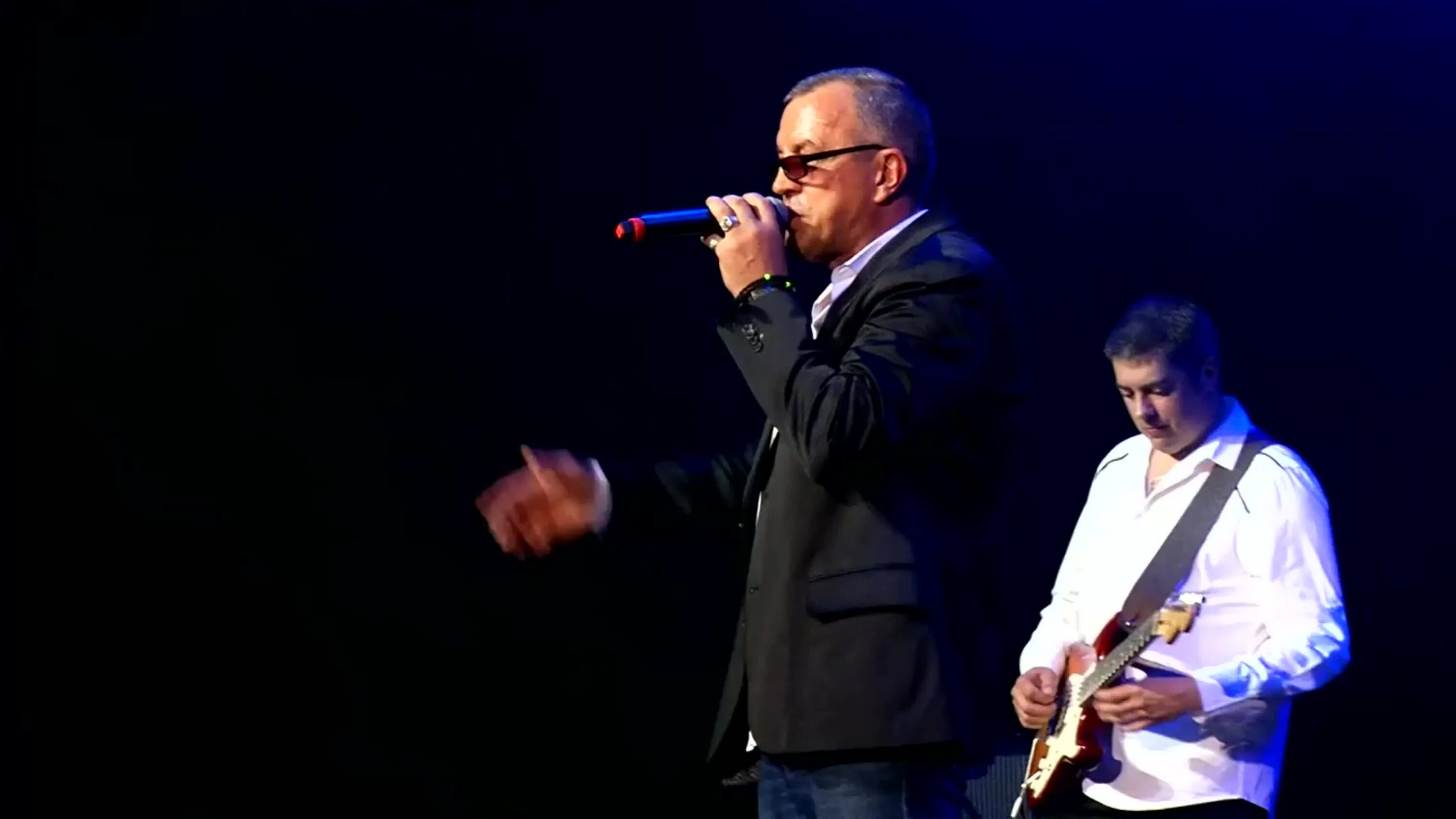 Группа бутырка 2020. Бутырка солист 2019. Олега симонова бутырка. Бутырка караоке. Голубка бутырка.