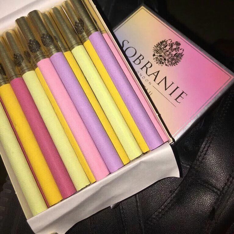 Собран сигареты. Сигареты Sobranie Cocktail. Sobranie Cocktail. Sobranie Cocktail. Сигареты собрание (Sobranie). Собрание Колорс сигареты.