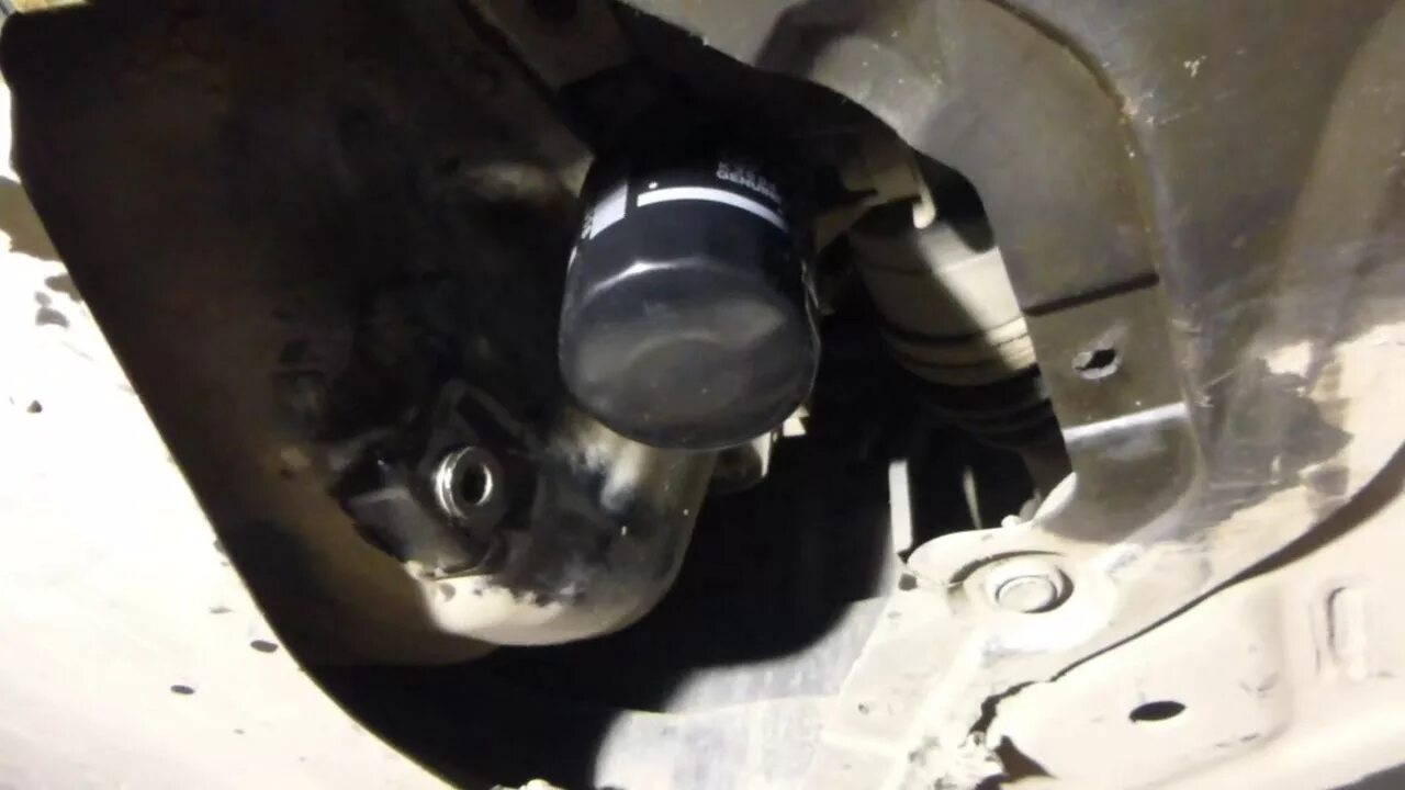 Замена масла мазда 6 2. Замена масла мазда 6 2. Слив масла с двигателя мазда 6 gh. Сливная пробка масло мазда 6gh 2. 8 артикул.