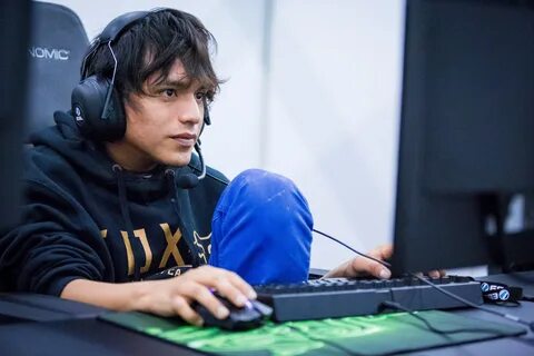 Игрок использует моды