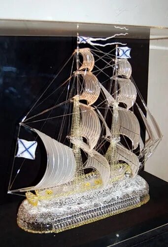 Стекло алексея зеля работа одуванчики. Художник зеля. Стекло зеля. Стекло зеля. Макс зеля.