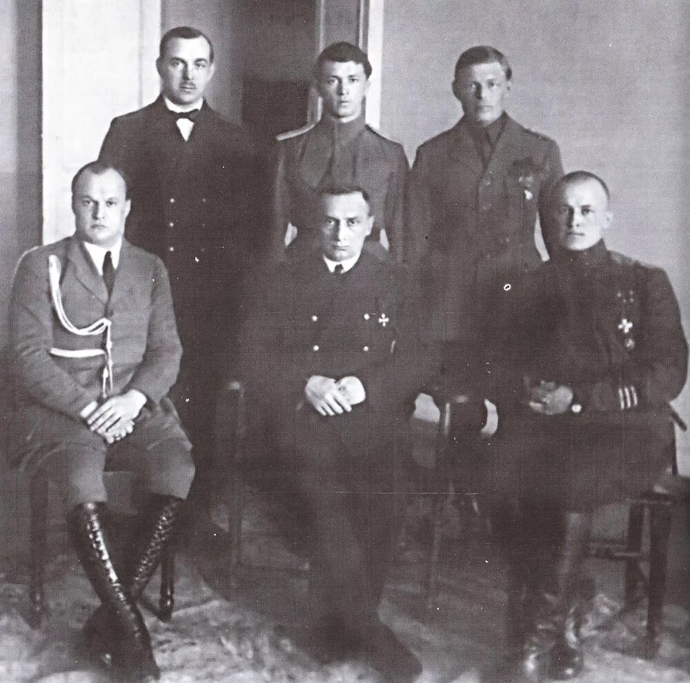 Правительство во главе с колчаком город. Колчак 1918. 1918 Года в Омске правительство Колчака. Колчак фото.