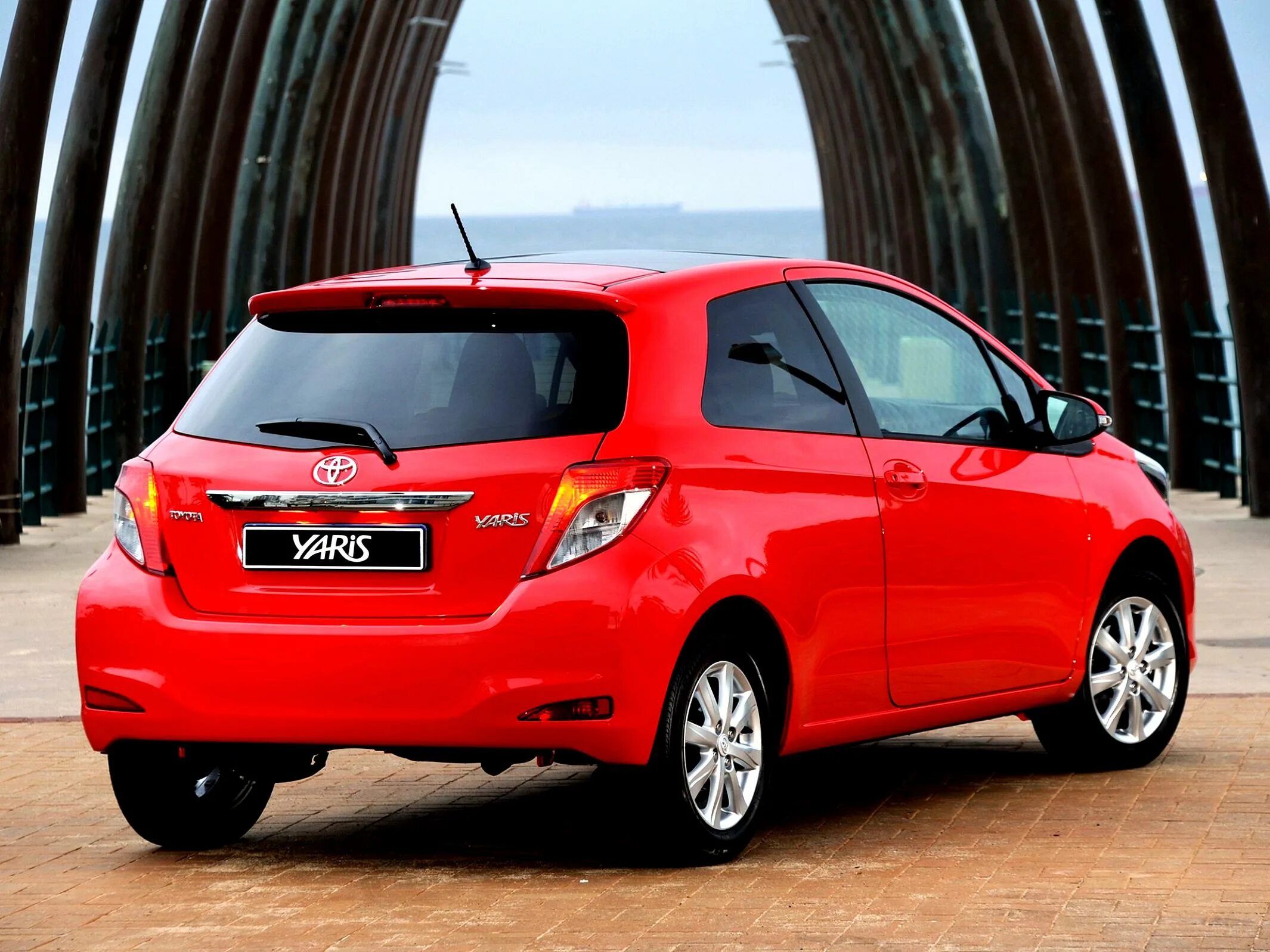 Toyota corolla 2008 седан. Toyota corolla 10. Какую тойоту выбрать. Toyota yaris. Toyota corolla levin 2012.