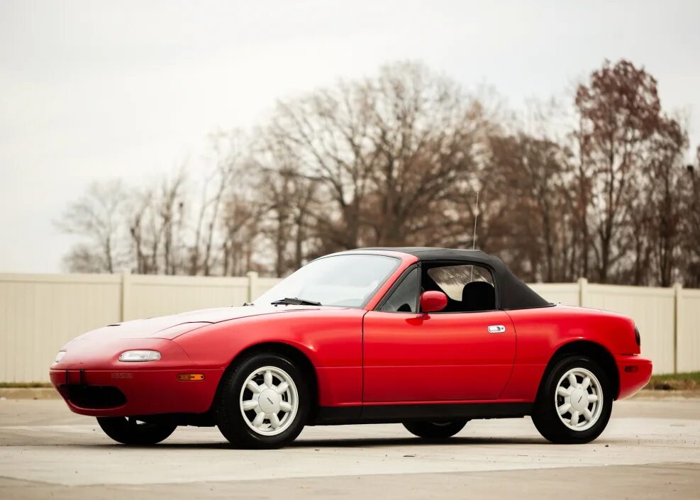 Мазда 1990 года. Мазда Миата 1990. Mazda mx5 Miata 1990. Mazda MX-5 1990. Мазда Миата 1990 купе.