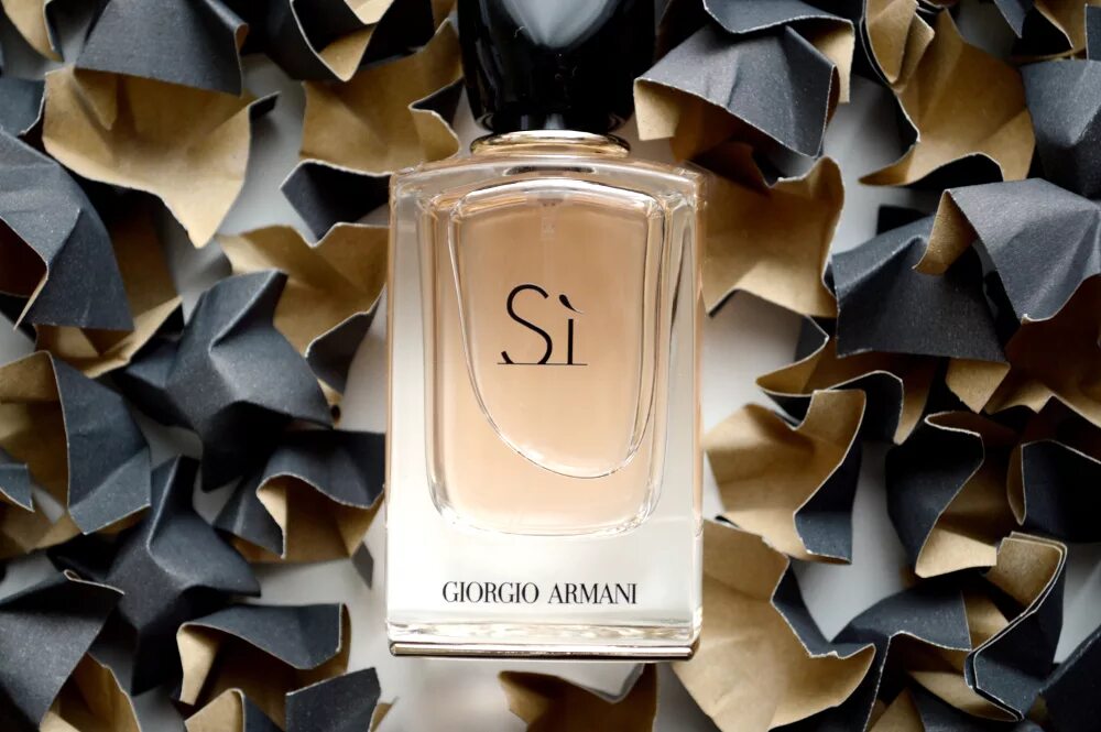 Black code (giorgio armani) 100мл женская. Фото духов армани. Giorgio armani code eau toilette pour homme. Giorgio armani code женские духи. Туалетная вода джорджио армани си.