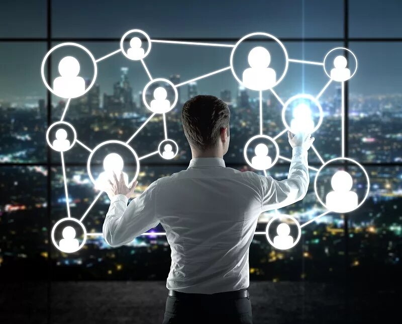 Человек в информационном обществе. Учеба в будущем. Будущее образование. Люди с гаджетами. Искусственный интеллект обои.