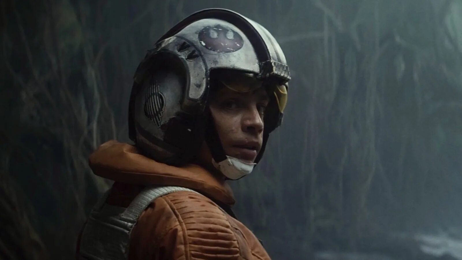 Потомки солнца дорама поцелуй. Эпизод 5 империя наносит ответный удар. Мужчина у здания. Back scene. Back scene.