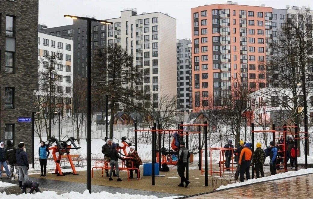 Кварталы для мигрантов в подмосковье. Испанские кварталы а101. жк испанские кварталы москва. а101 школа испанские кварталы 2. магеллана 4 испанские кварталы.