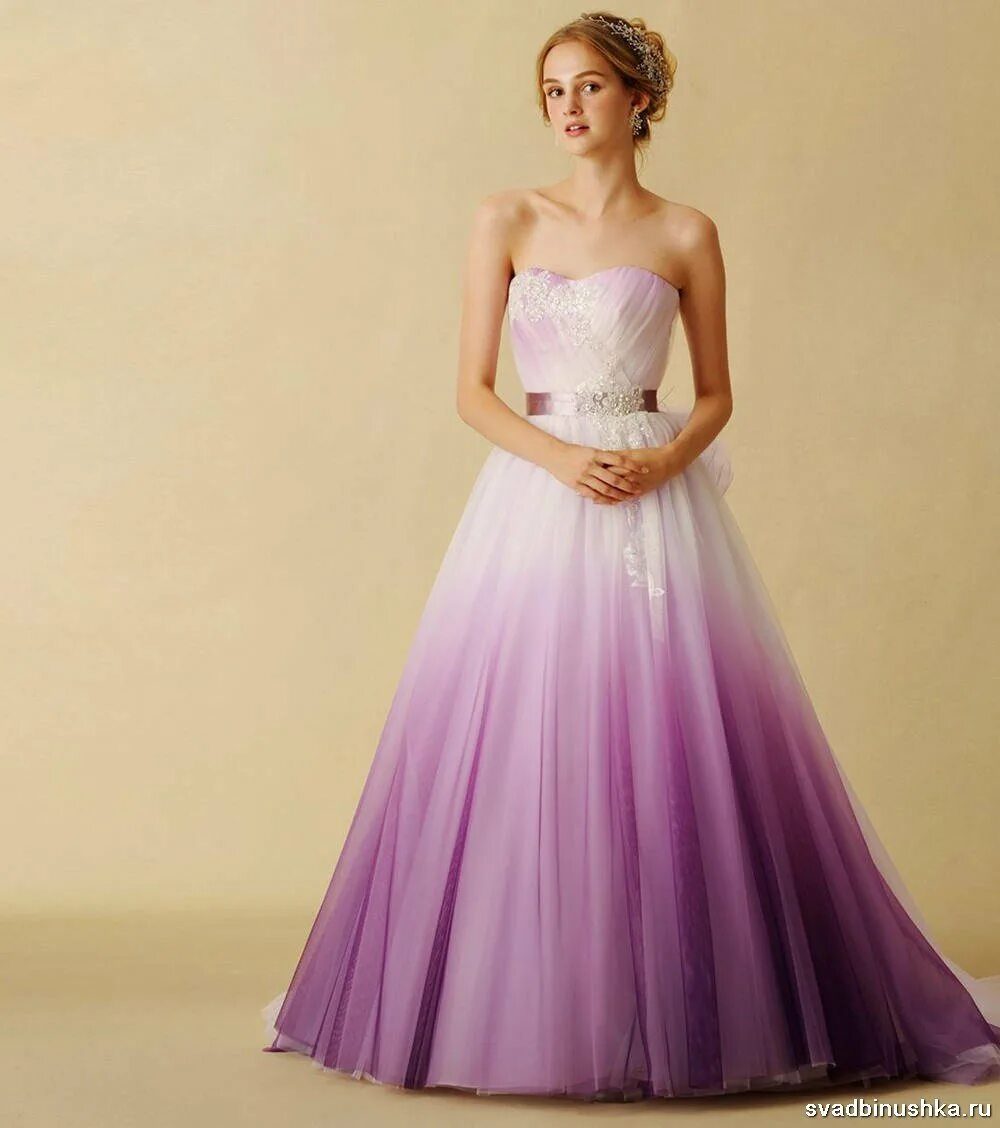 Белое фиолетовое платье. Сиреневое свадебное платье. Фиолетовое свадебное платье. Лиловое свадебное платье. Сиреневое платье на свадьбу.