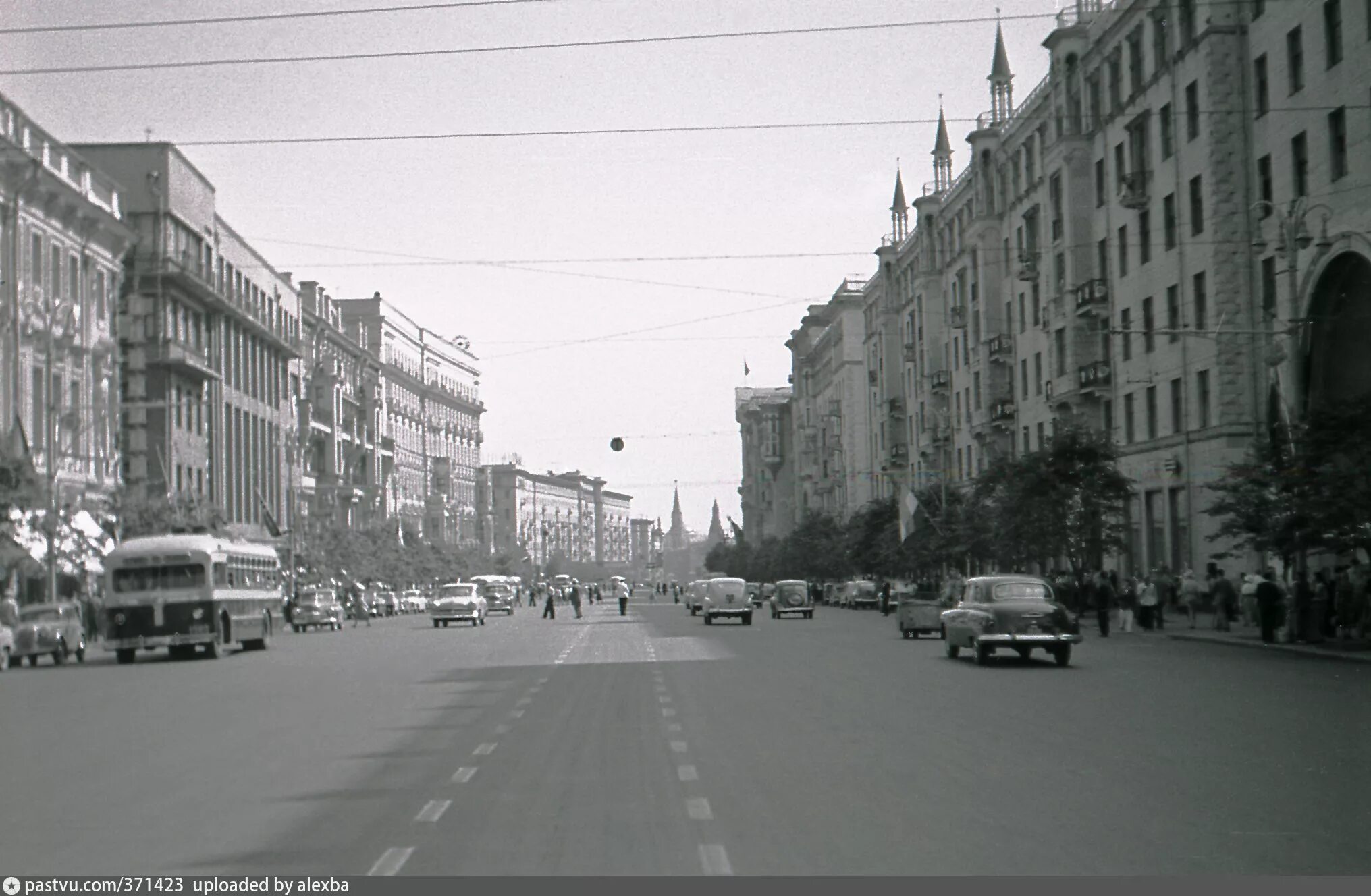 Улица горького в москве. Улица горького 1957. тверская улица в 1980 году. тверская улица в 1960.