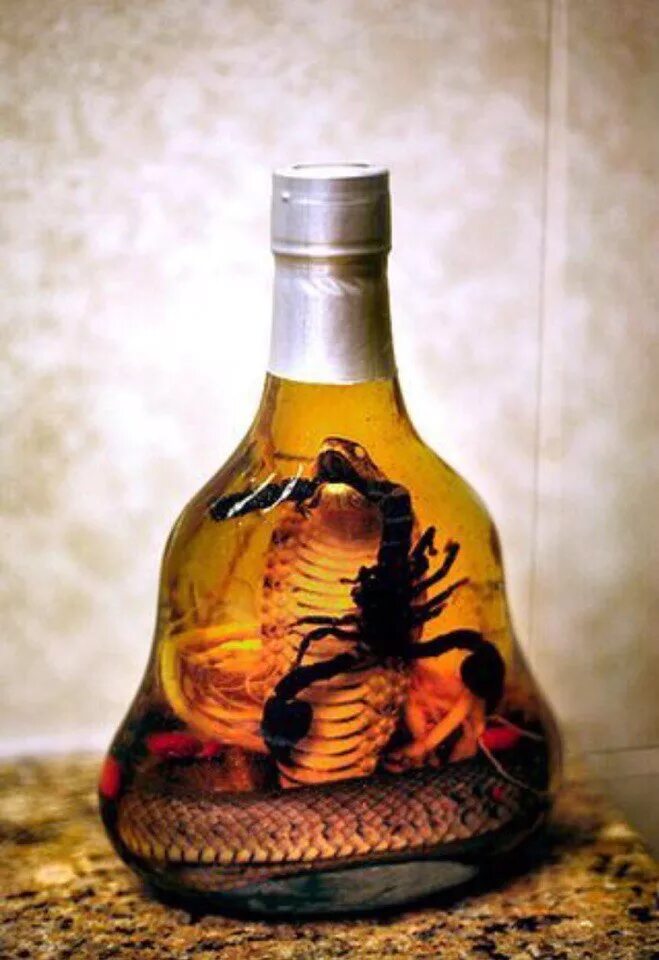 Настойка Кобра и Скорпион Вьетнам. Snake Wine Вьетнам.