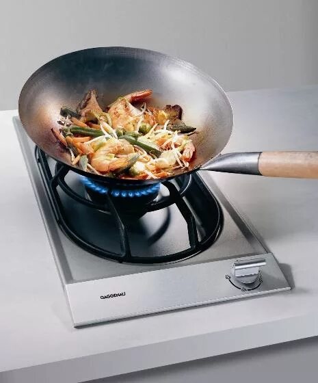 Wok панель. Варочная панель Gaggenau VG 231-234. Варочная панель ГАЗ С вок. Конфорка Wok тройная корона. Плита индукционная Hendi Wok 239766.