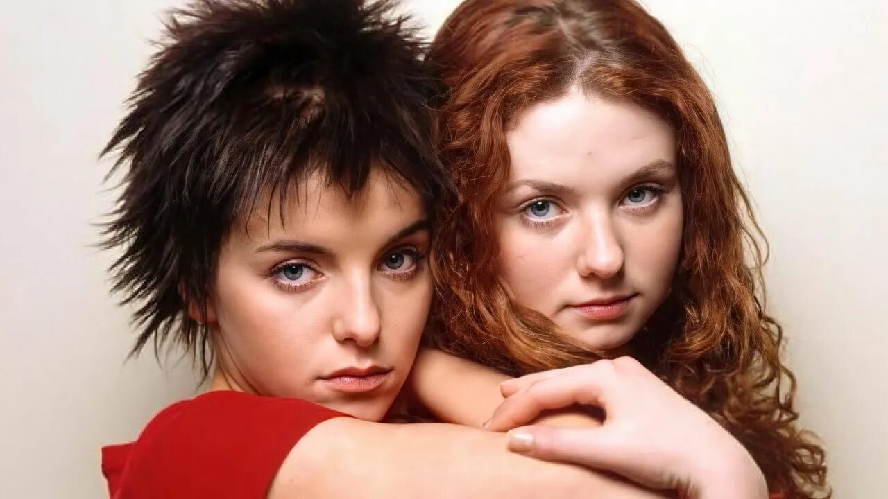 Группа тату это. Тату группа 2002. группа t.a.t.u.