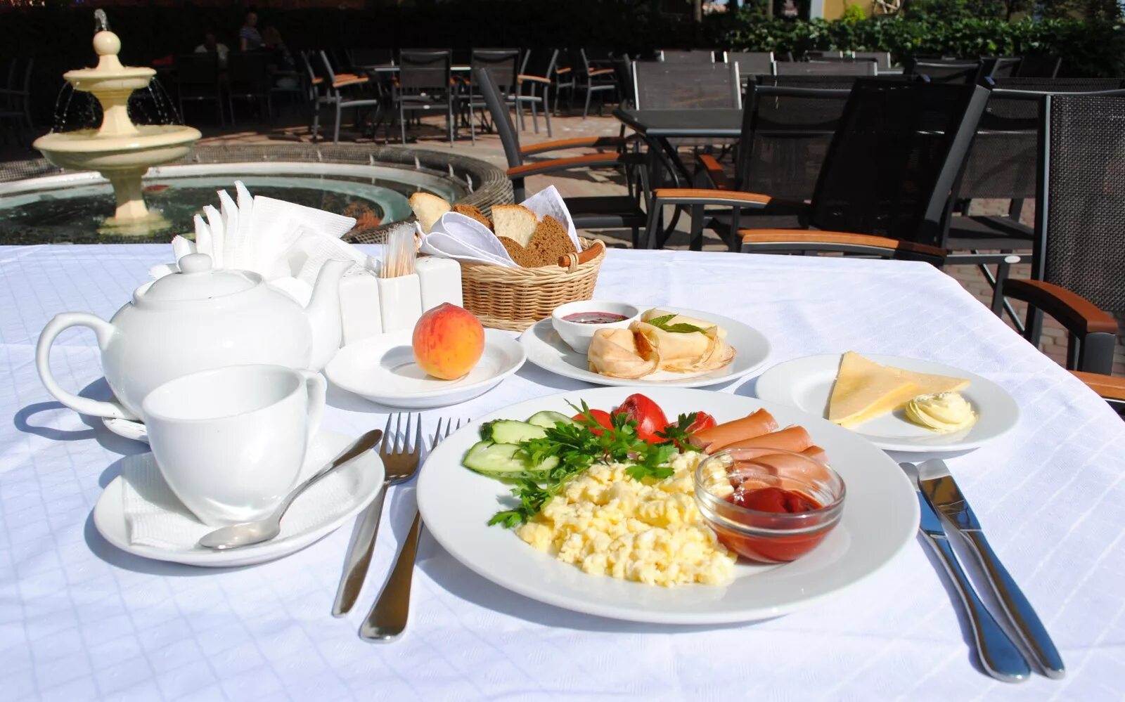 обед в гостинице. питание полный пансион. питание в гостинице. комплексный завтрак. шведский стол обед.