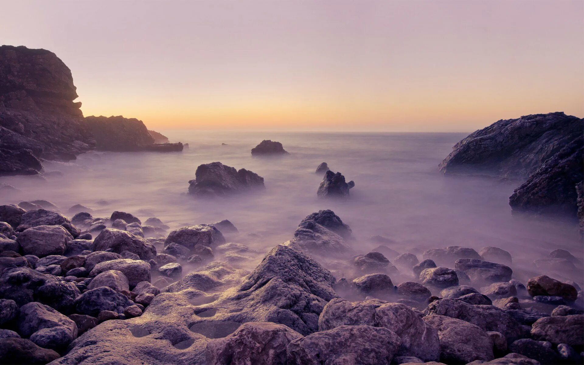 Море в тумане. Море шторм. Туманное море. Океан и горы. Белое море туман.