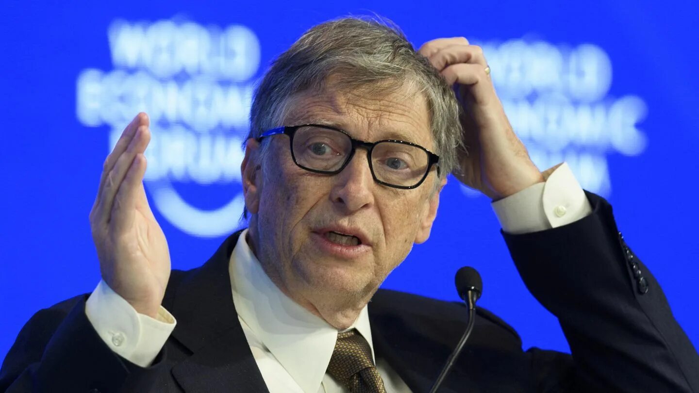 Сколько заработал билл гейтс. Билл Гейтс. Билл Гейтс с деньгами. Speed Bill Gates. Билл Гейтс жест руками.