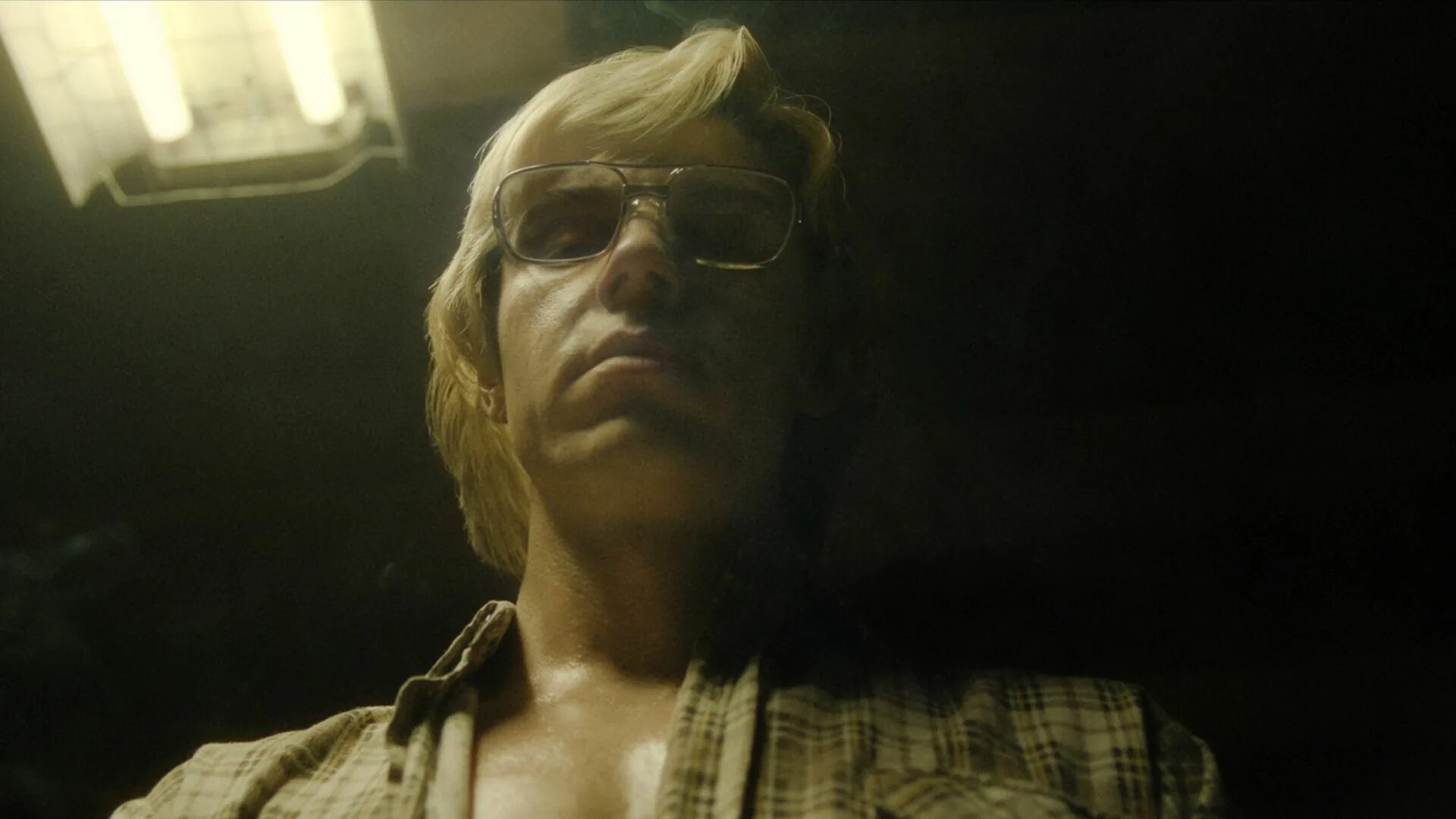 Маньяк дамер нетфликс. Даммер эван питерс дамер джеффри. эван питерс 2025 дамер. джеффри дамер сериал эван питерс. дамер сериал 2025.