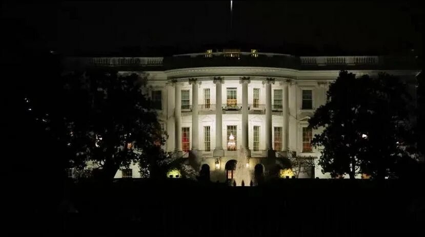 белый дом в 1990 вашингтон. белый дом ночью. белый дом ночью. белый дом сша ночью. белый дом вашингтона фото ночь.
