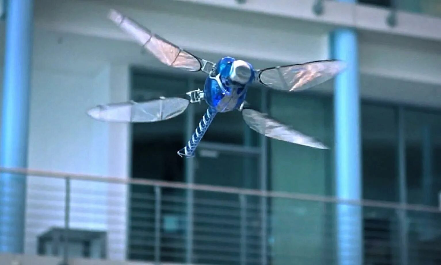 Dragonfly f1 software. Bionicopter - робот стрекоза. робот стрекоза dragonfly. робот бабочка фесто. летающий робот-стрекоза от компании festo.