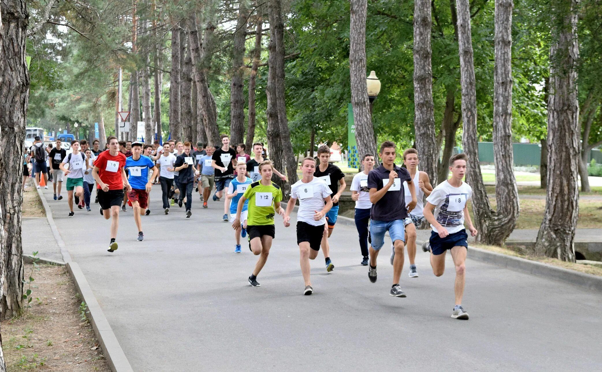 Забег 14 апреля. Чемпионы горячего ключа. Горячий ключ сегодня забег. Школа 2 горячий ключ.