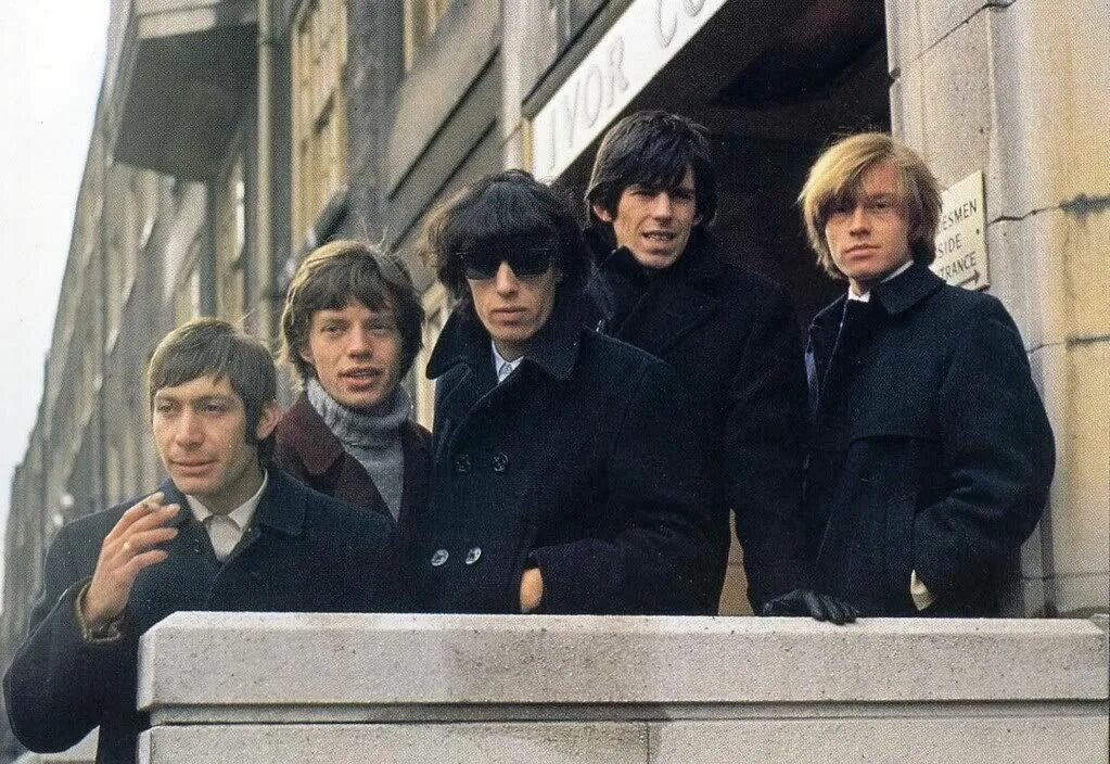 Rolling stones 1966. Rolling stones under. Rolling stones 1966. Under my thumb the rolling stones. Роллинг стоунз 1965.